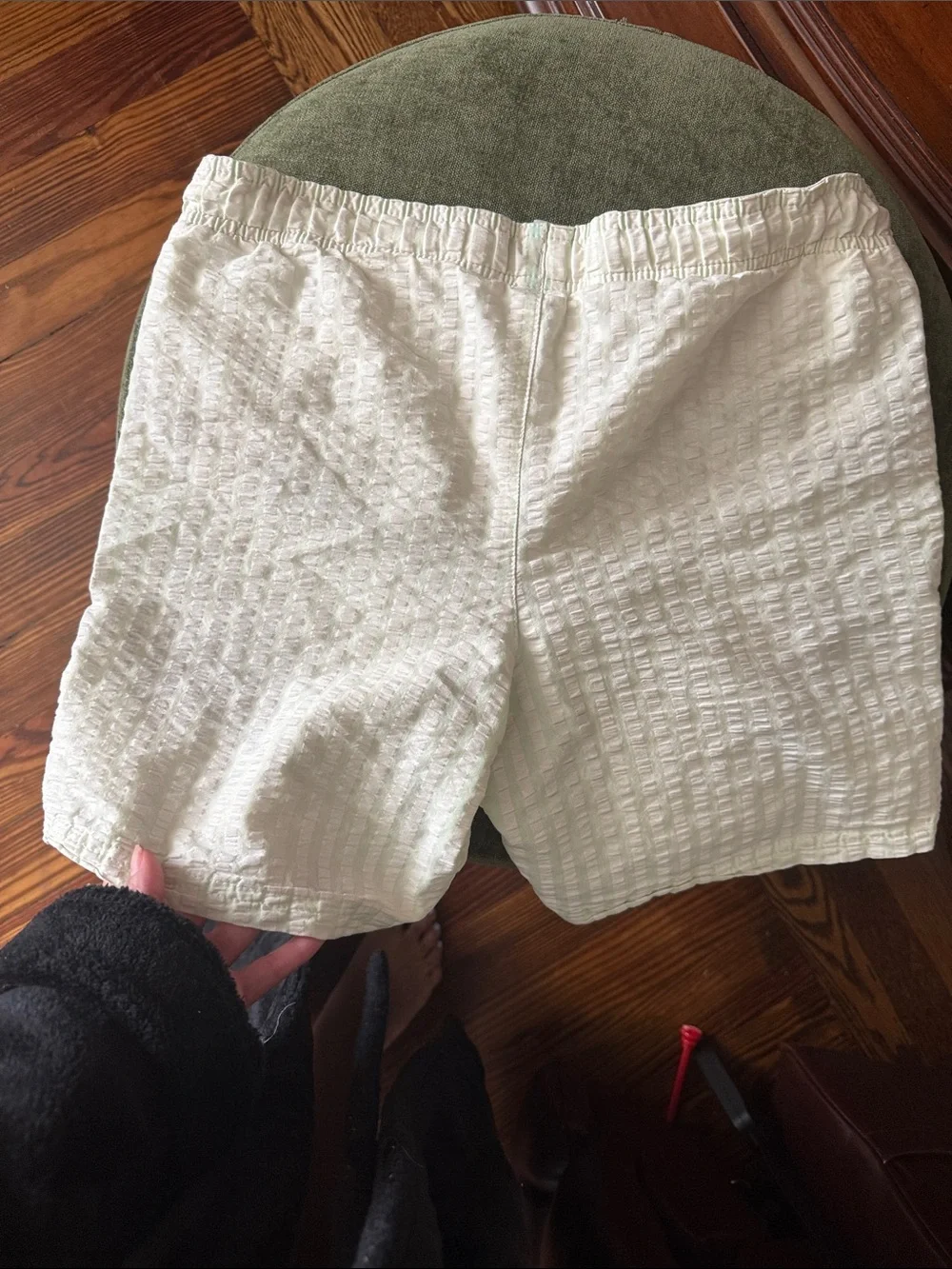 N/A lightweight white